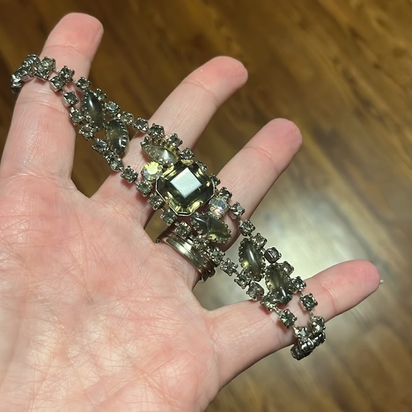 Vintage Glass Rhinestone Jewelry Set Necklace, Bracelet, Clip Earrings, Pin - Picture 2 of 10